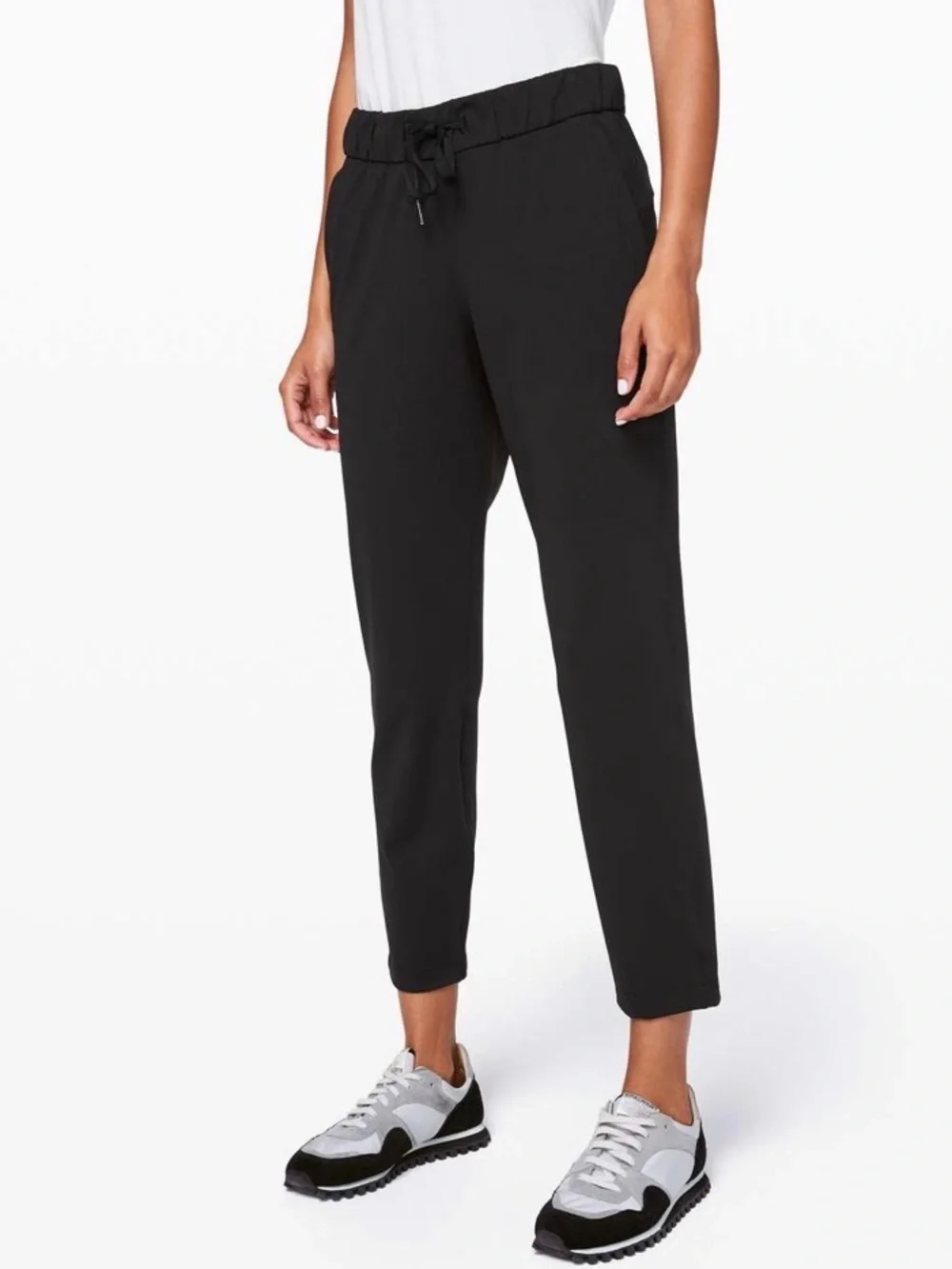 Lululemon On the Fly 7/8 pants, black size 6